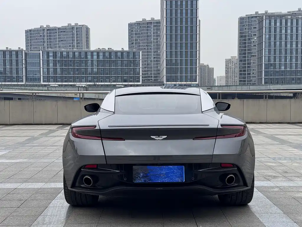 ASTON MARTIN DB11