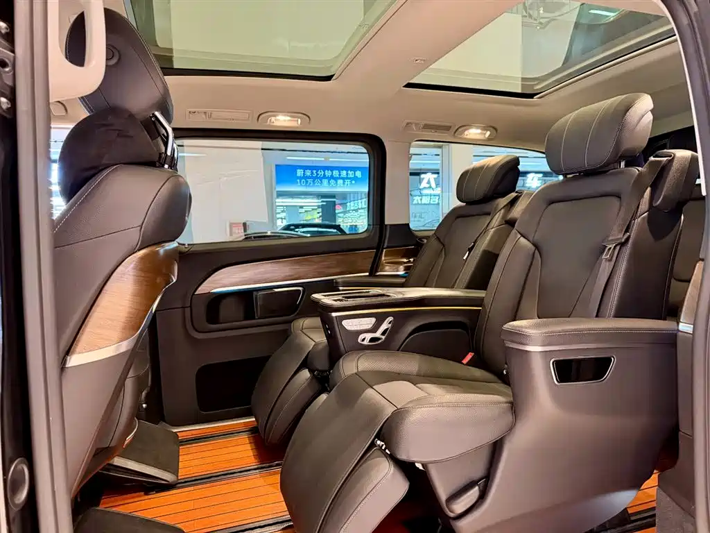 MERCEDES-BENZ V CLASS