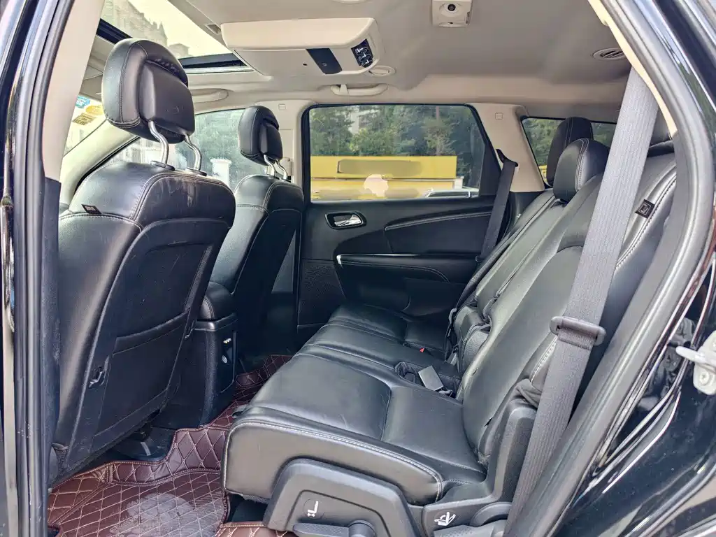 Dodge Journey — миниатюра 8