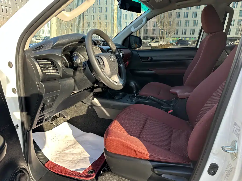 Toyota Hilux 2019 2.7L AT