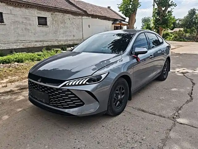 2025 BYD Qin