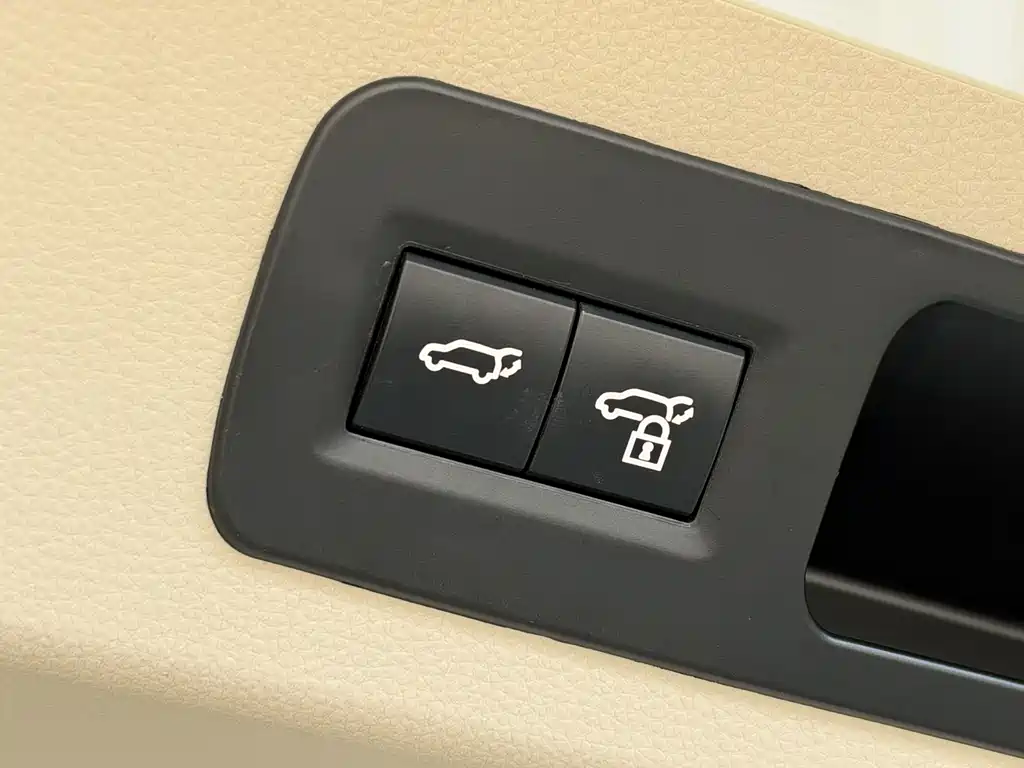 Toyota Land Cruiser — миниатюра 12