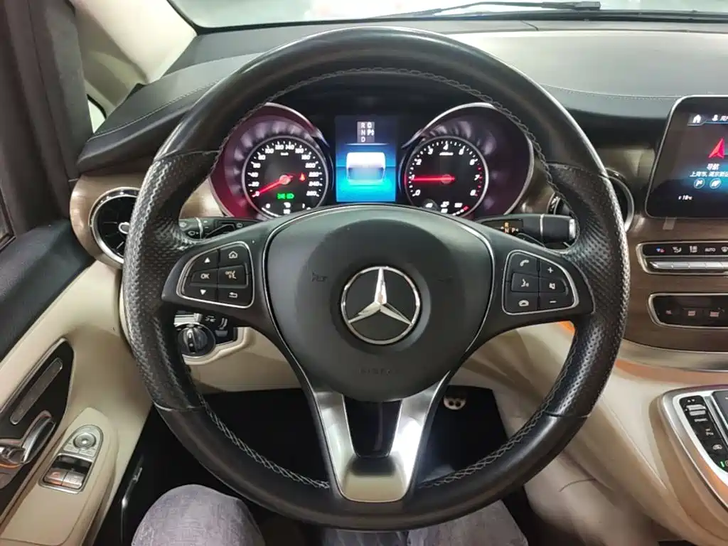Mercedes-Benz V-Class — миниатюра 11