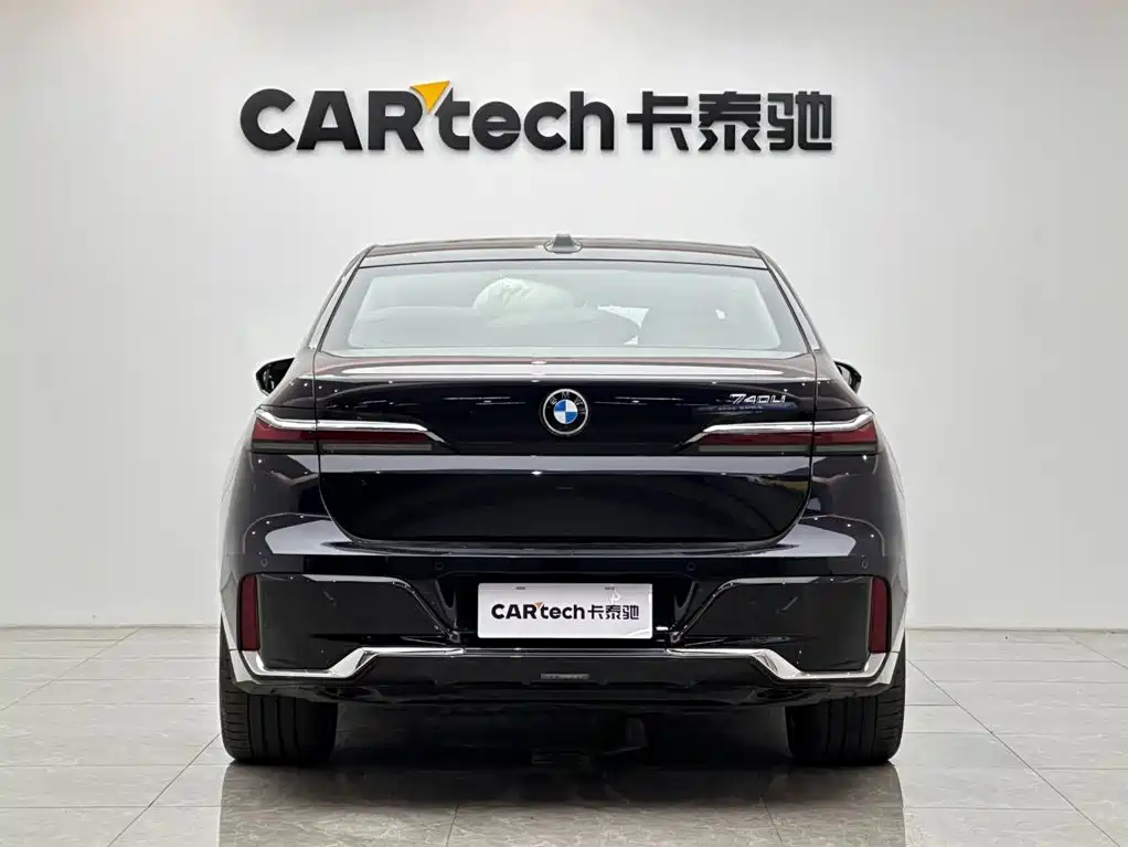 BMW 7 Series — миниатюра 4