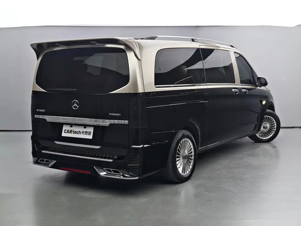 Mercedes-Benz Vito 2023 2.0T 7 мест