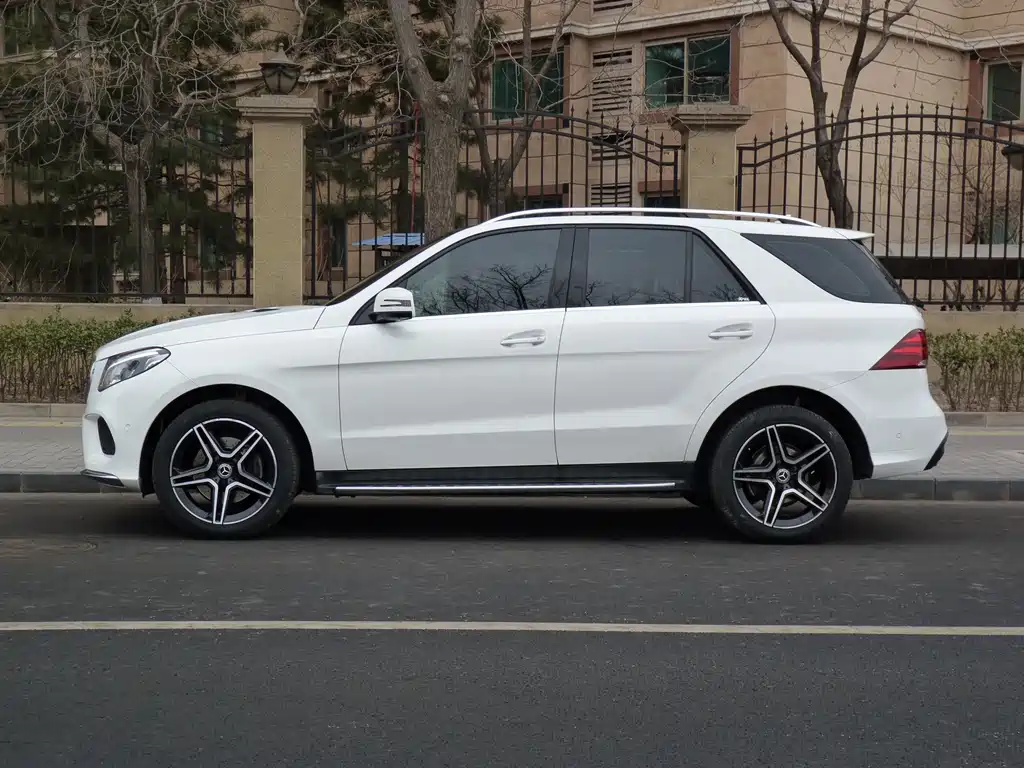 MERCEDES-BENZ GLE