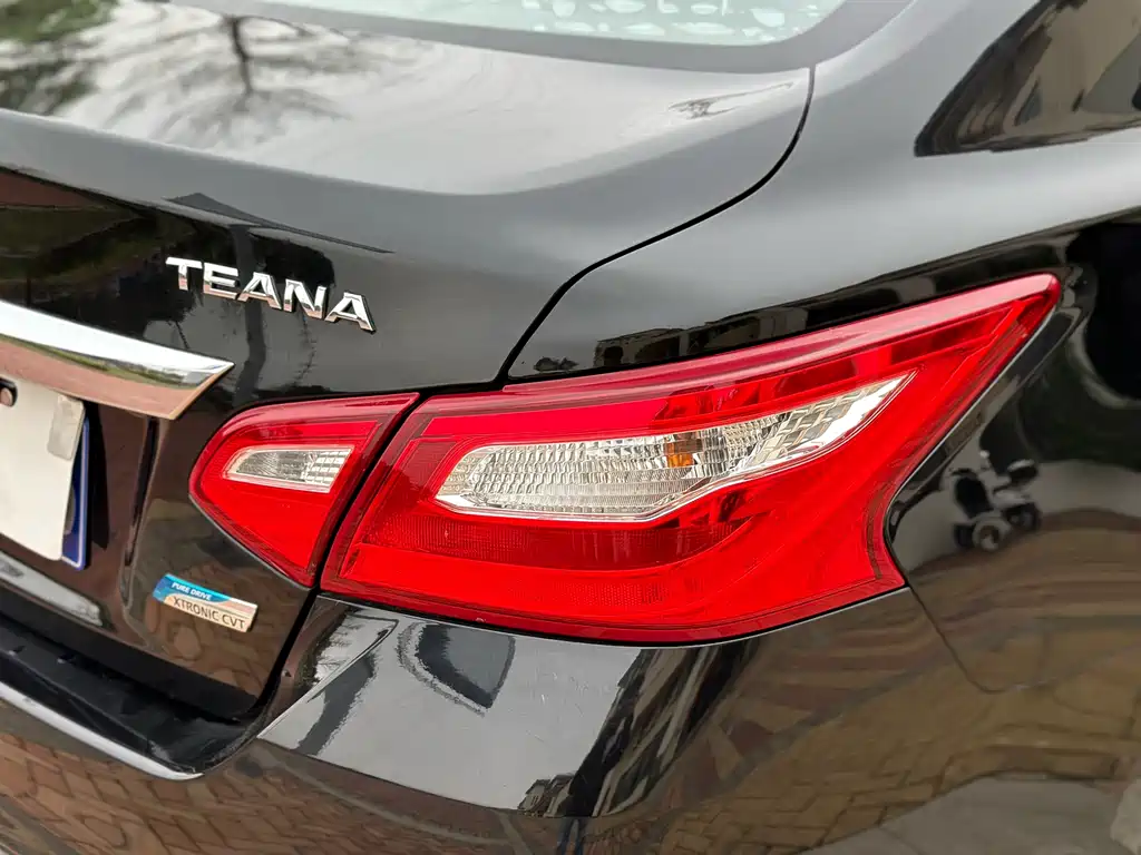 NISSAN TEANA