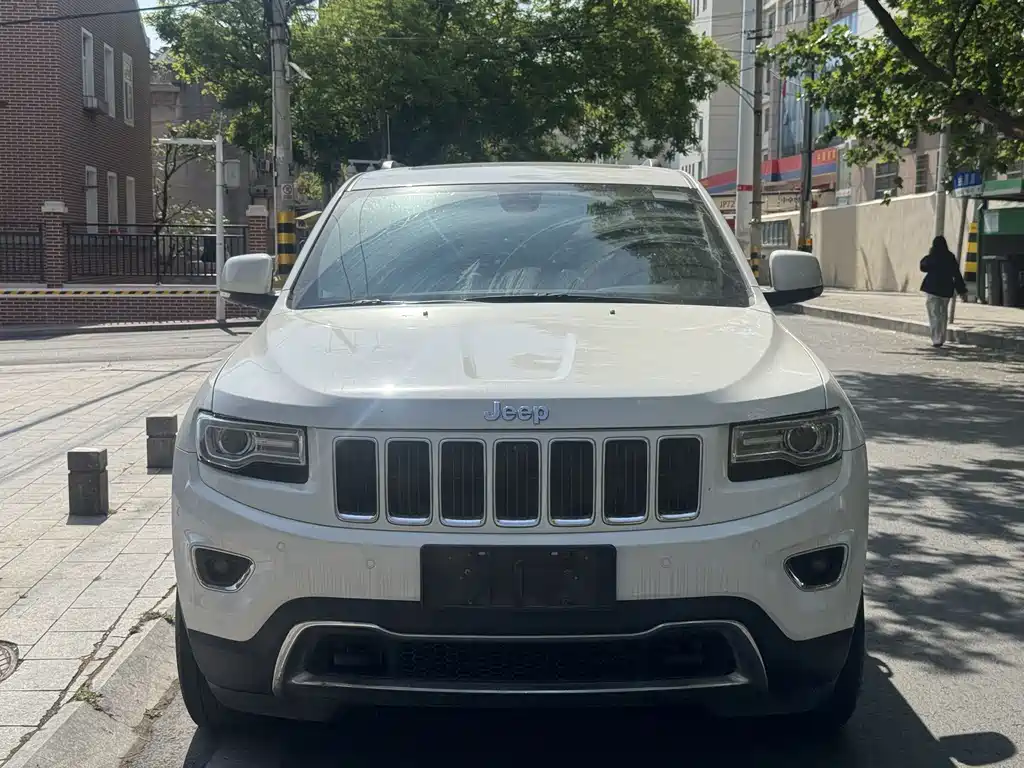 Jeep Grand Cherokee (Import) 3.0L Comfort Enjoy Navigation Edition, фото 2
