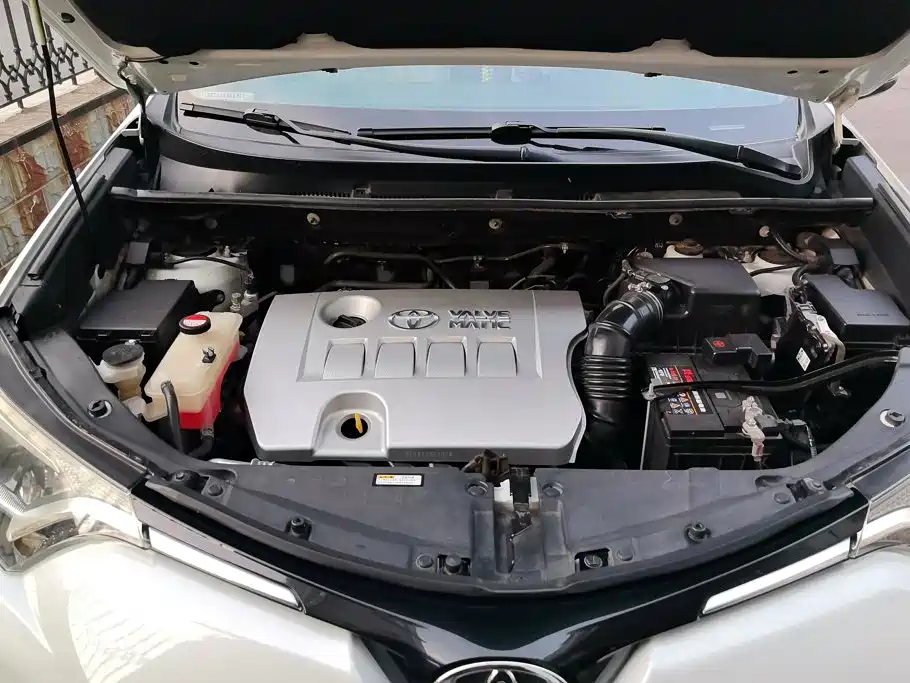 Toyota RAV4 — миниатюра 10