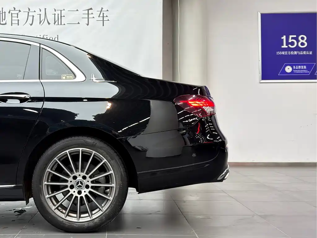Mercedes-Benz E-Class — миниатюра 6