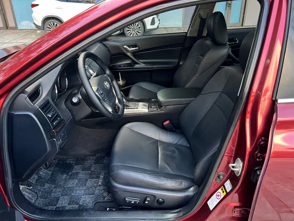 Toyota Reiz — миниатюра 3