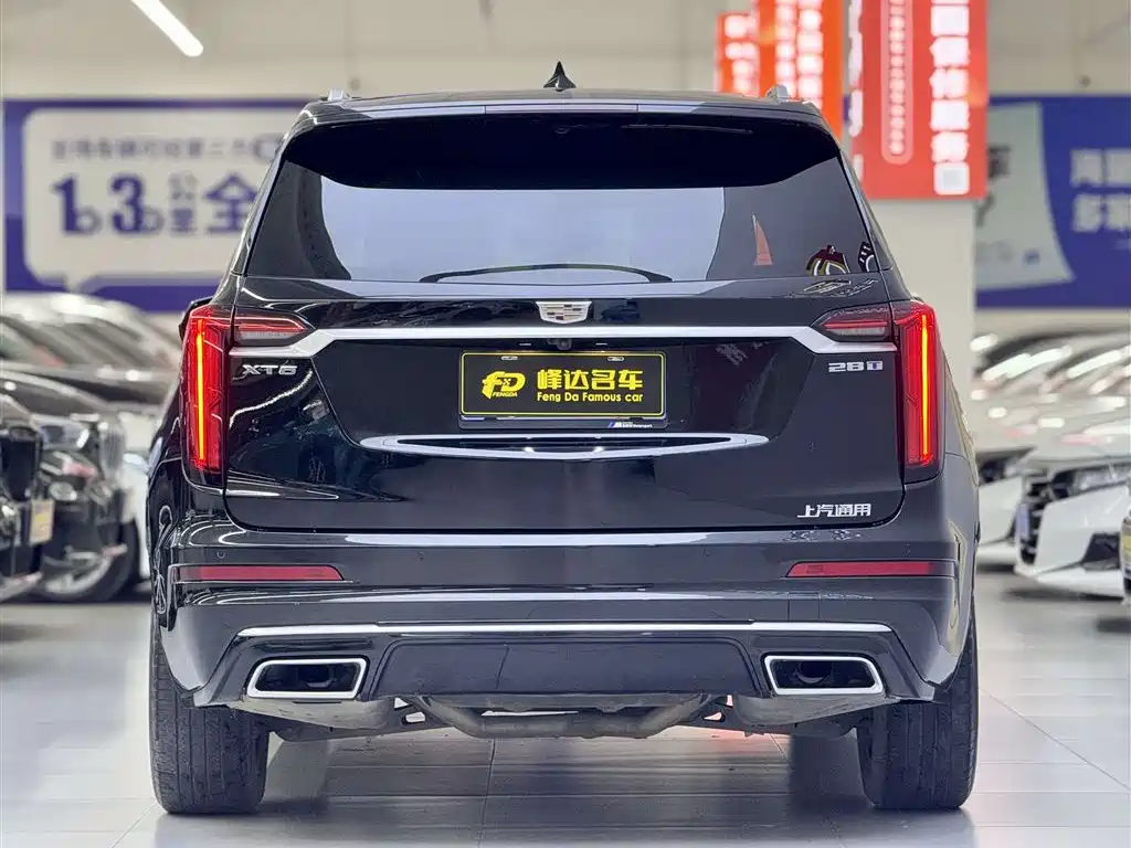 CADILLAC XT6