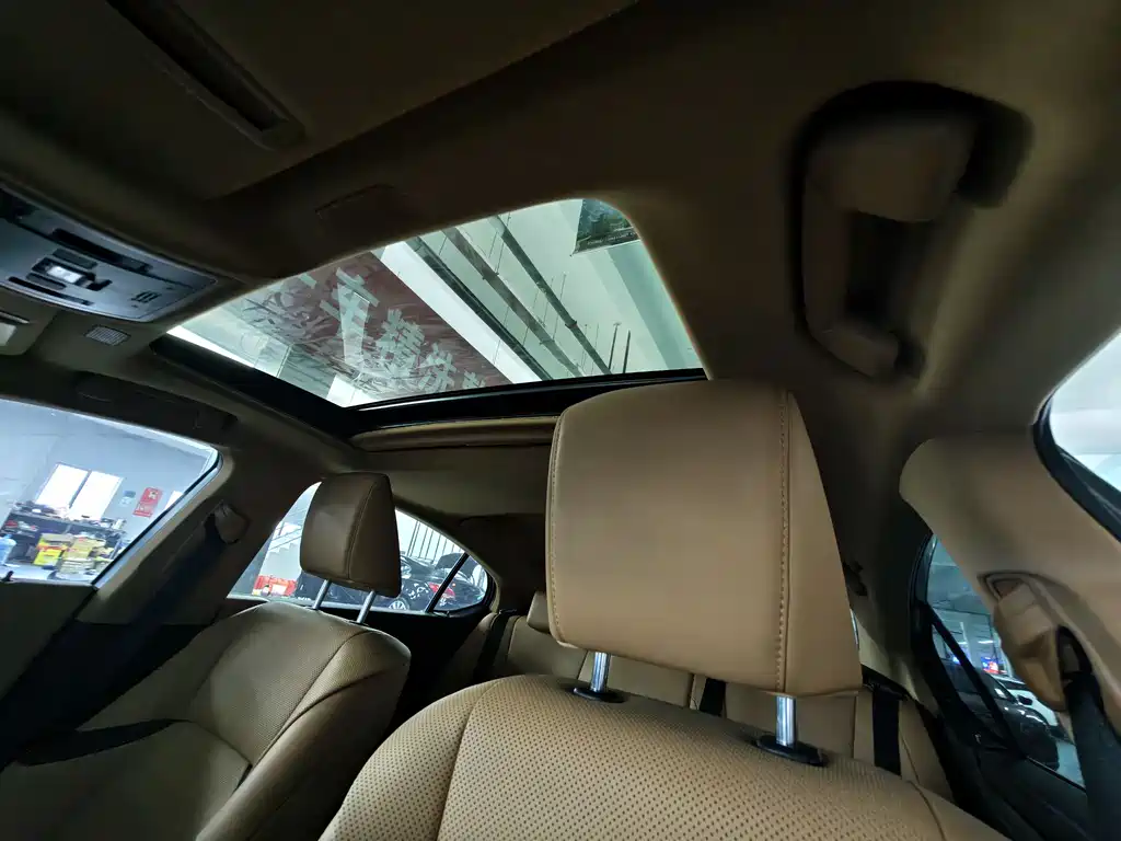 Lexus ES 2024 200 Premium