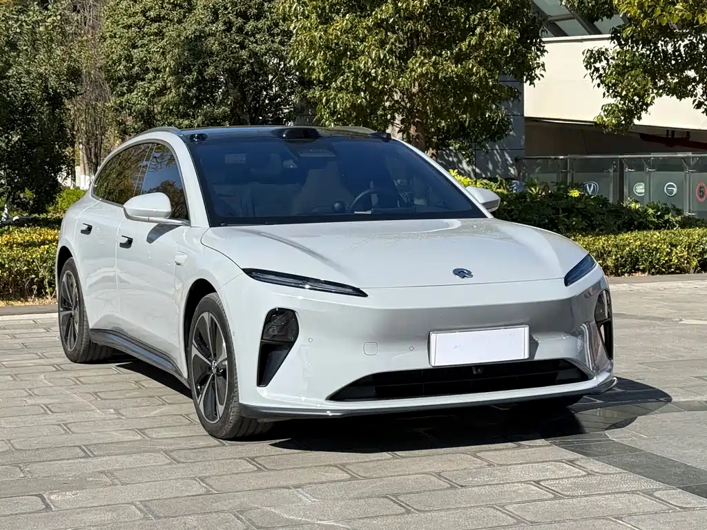 NIO NIO ET5T