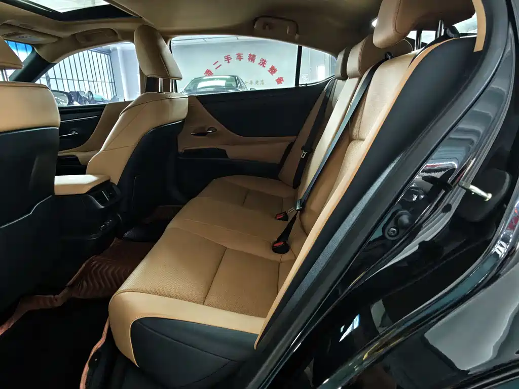 Lexus ES 2024 200 Premium