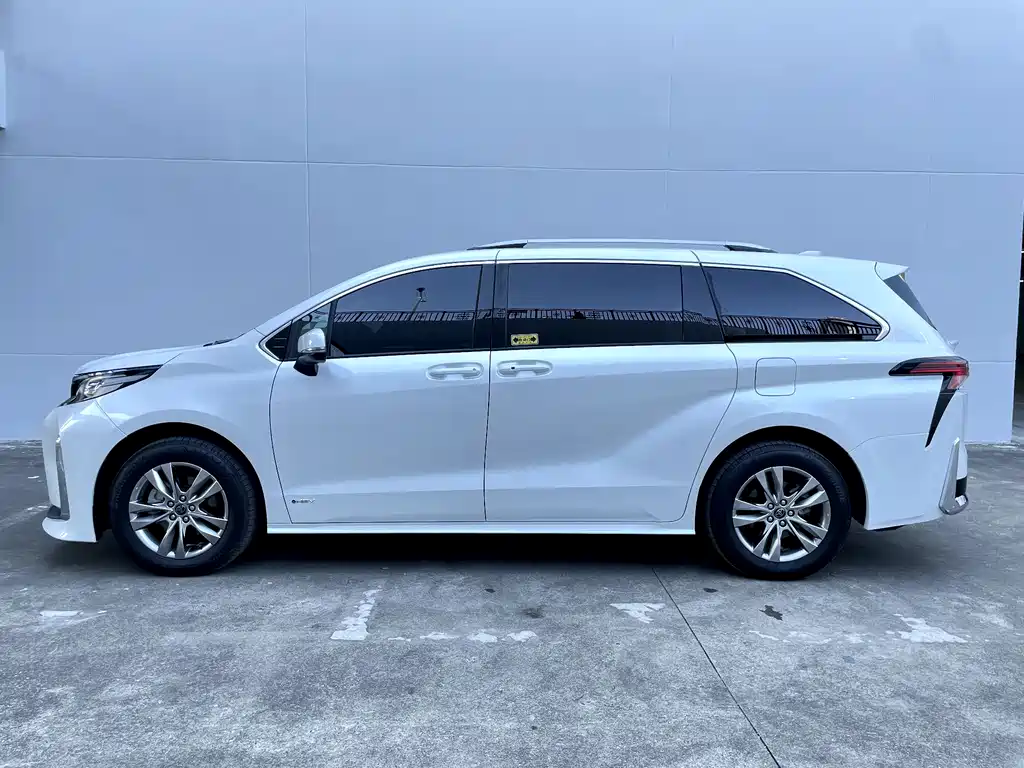 TOYOTA SIENNA