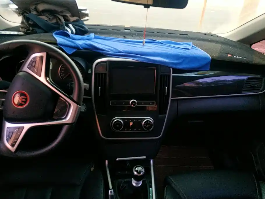 BYD MAX — миниатюра 13