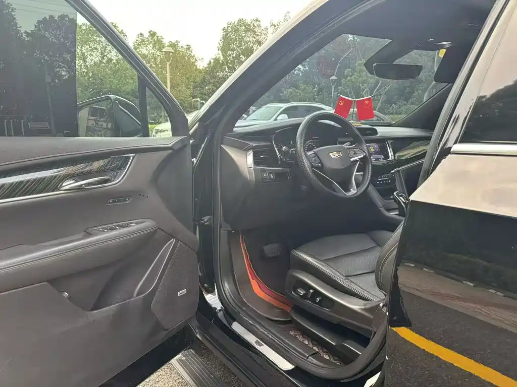 Cadillac XT6 2021 28T мест Luxury