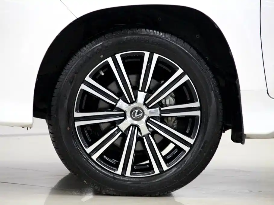 Lexus LX — миниатюра 29