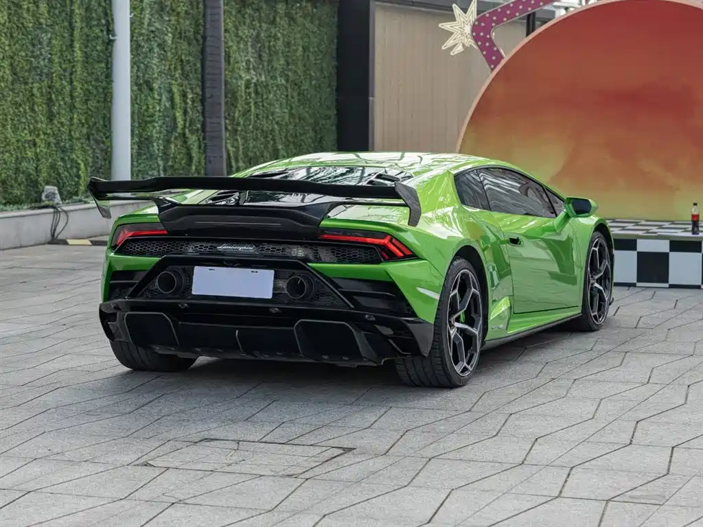 LAMBORGHINI HURACÁN