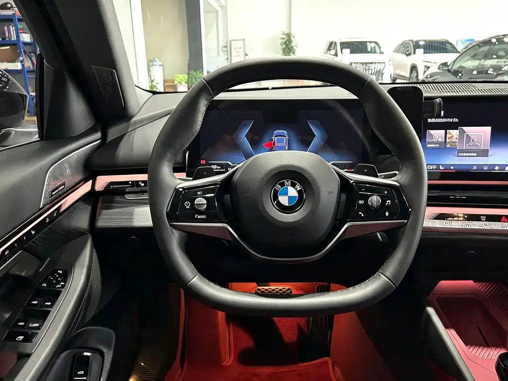 BMW 5 Series — миниатюра 11