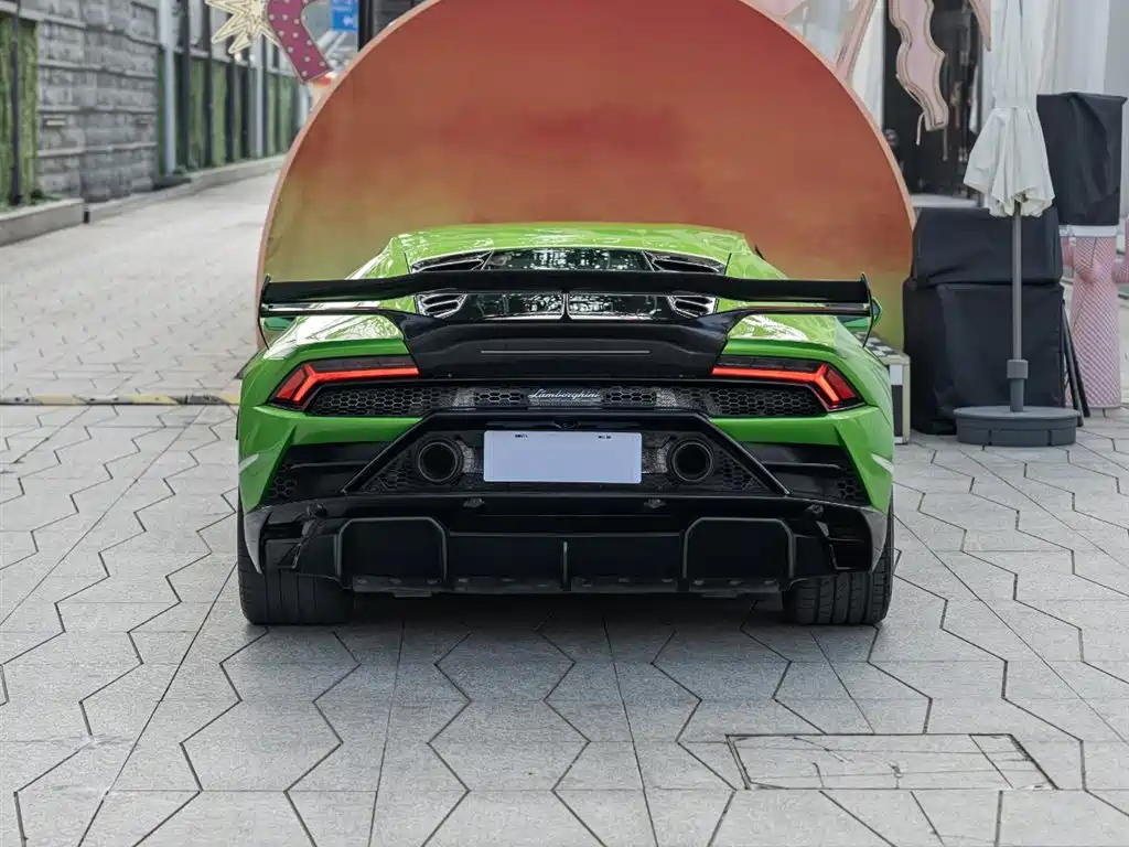 LAMBORGHINI HURACÁN