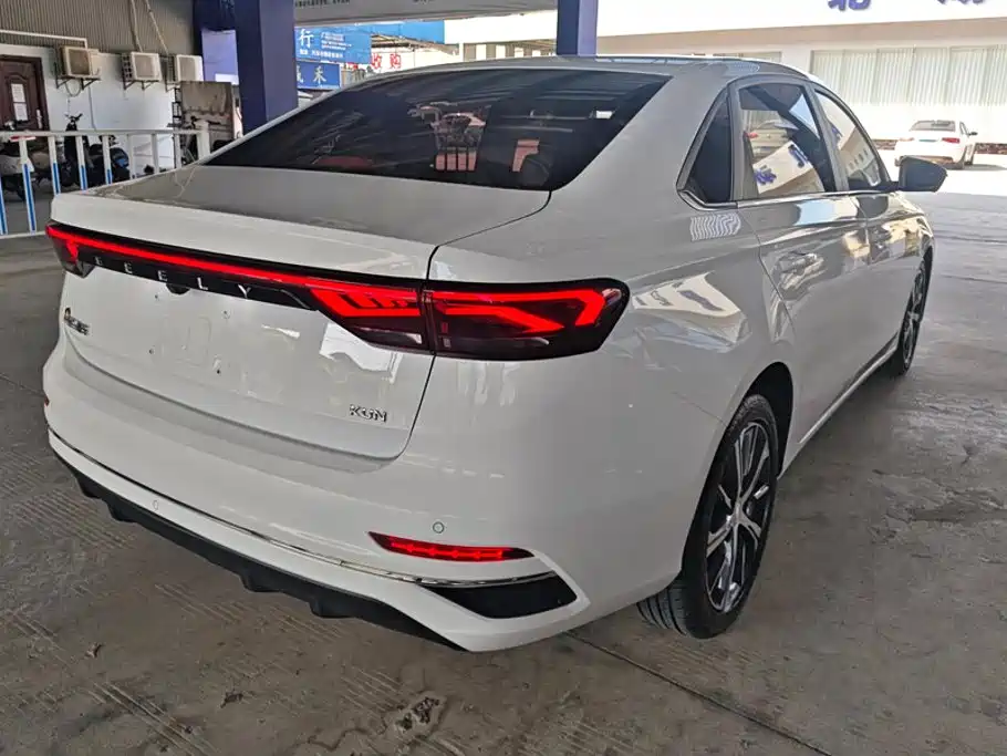 Geely Emgrand — миниатюра 3