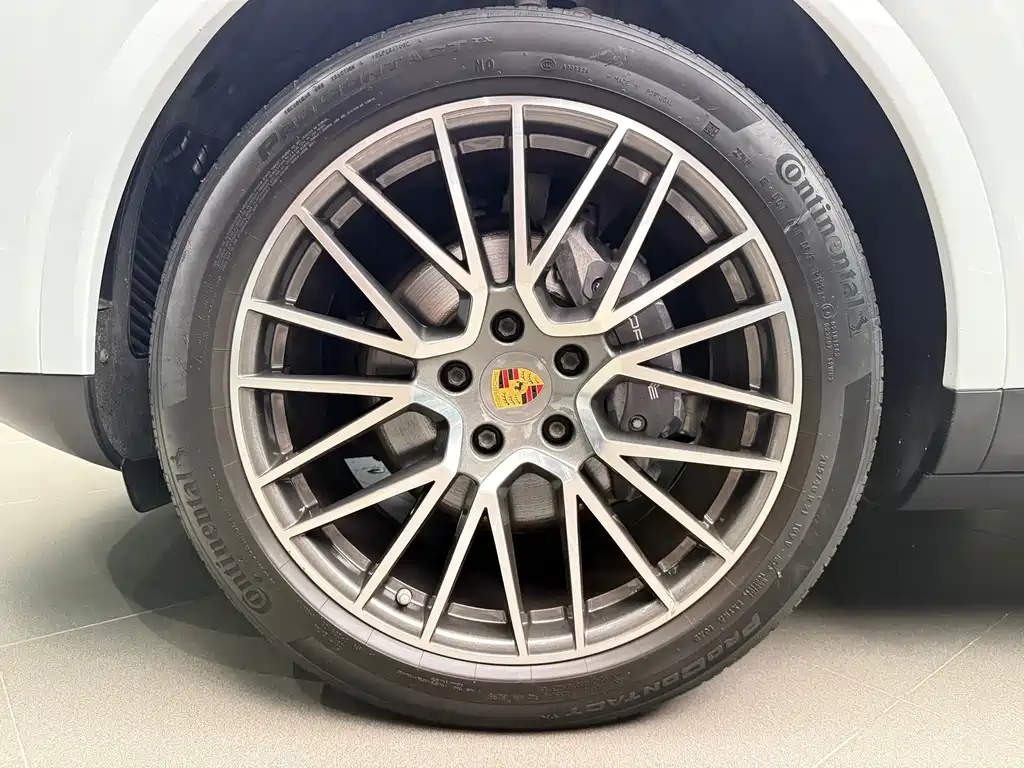 Porsche Cayenne — миниатюра 10