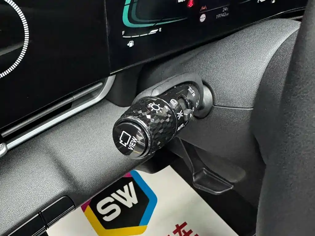 Hyundai Elantra — миниатюра 15