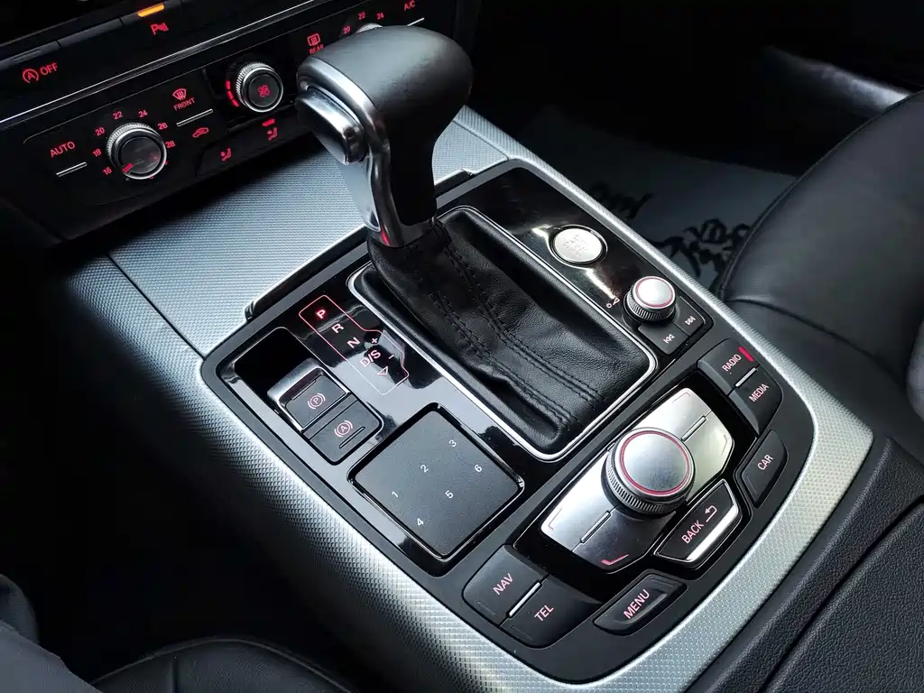 Audi A6L — миниатюра 12