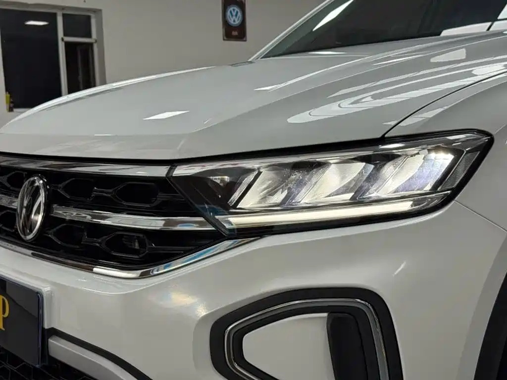 Volkswagen T-Roc — миниатюра 21