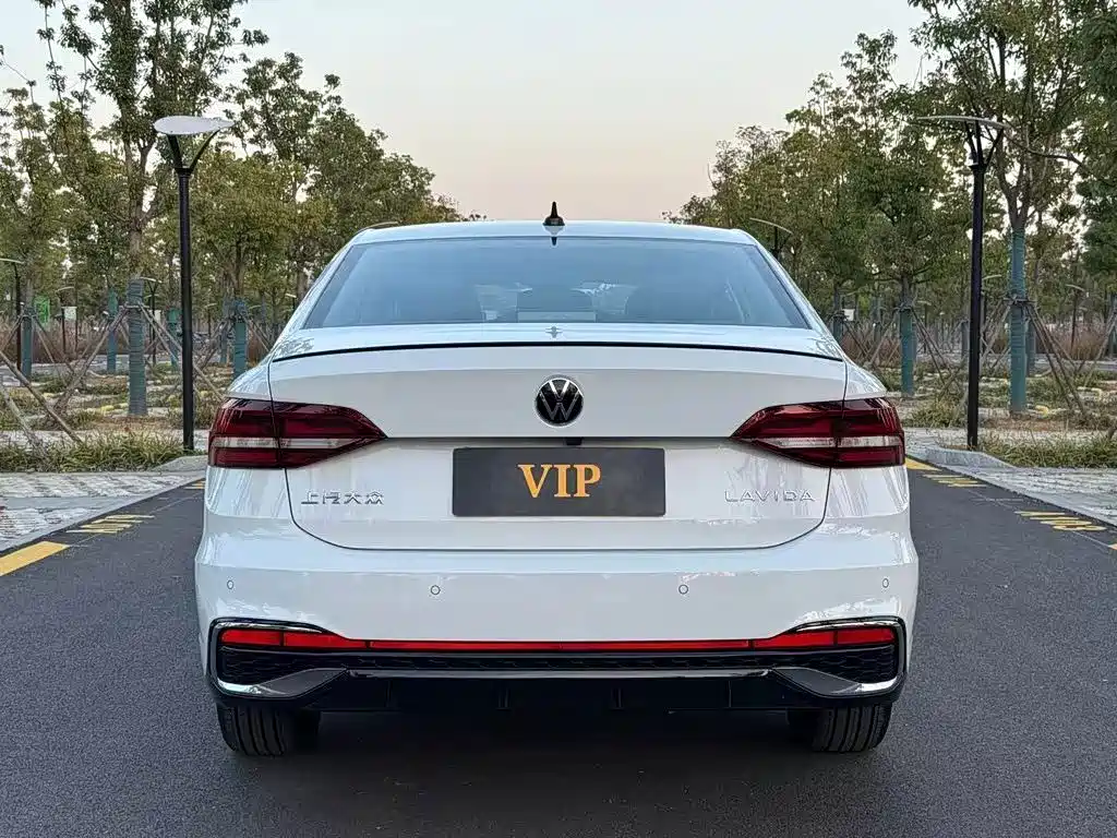 Volkswagen Lavida — миниатюра 9