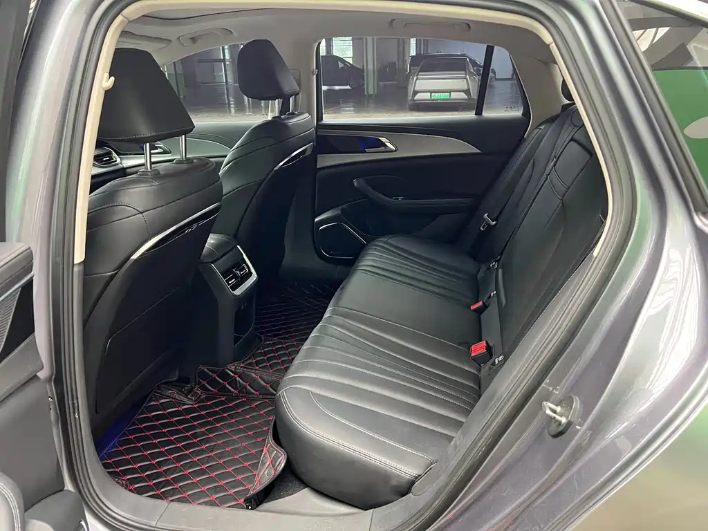 Hongqi Hongqi H5 — миниатюра 6