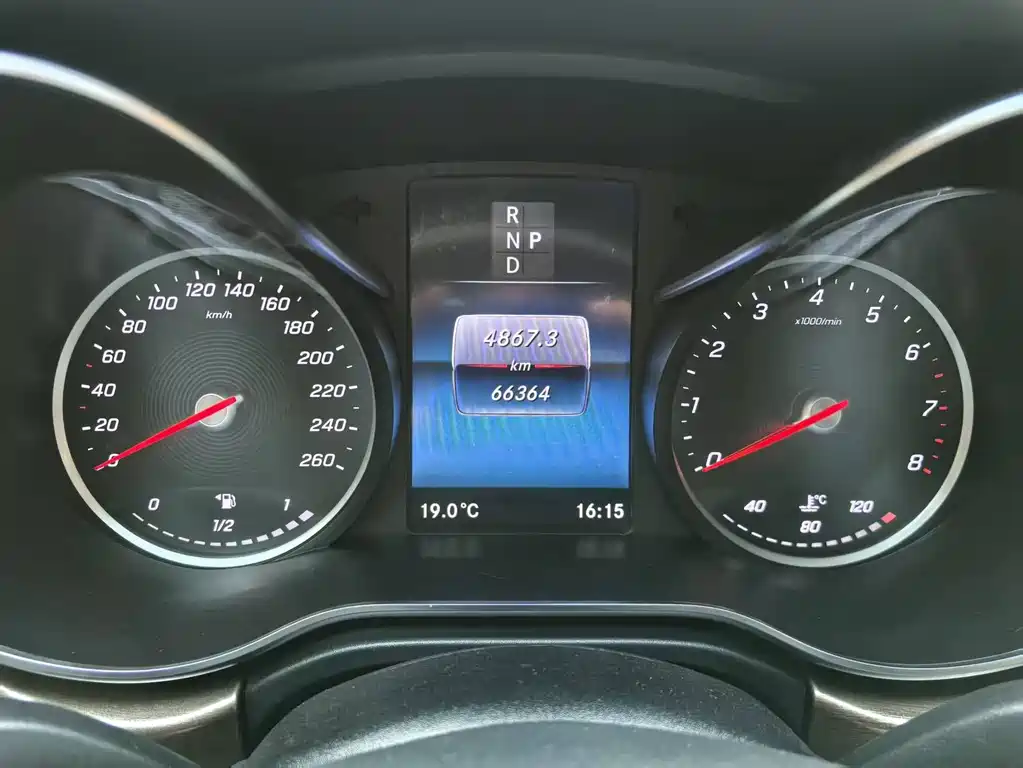 MERCEDES-BENZ V CLASS