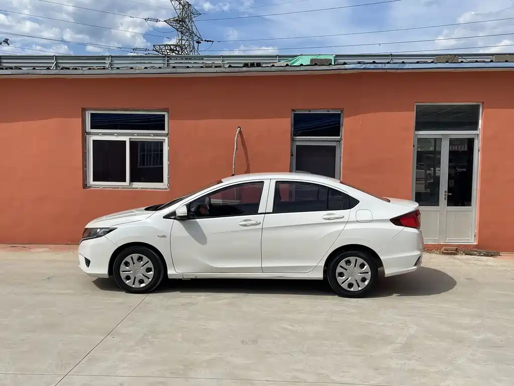Honda Greiz 1.5L CVT Classic Edition, фото 3