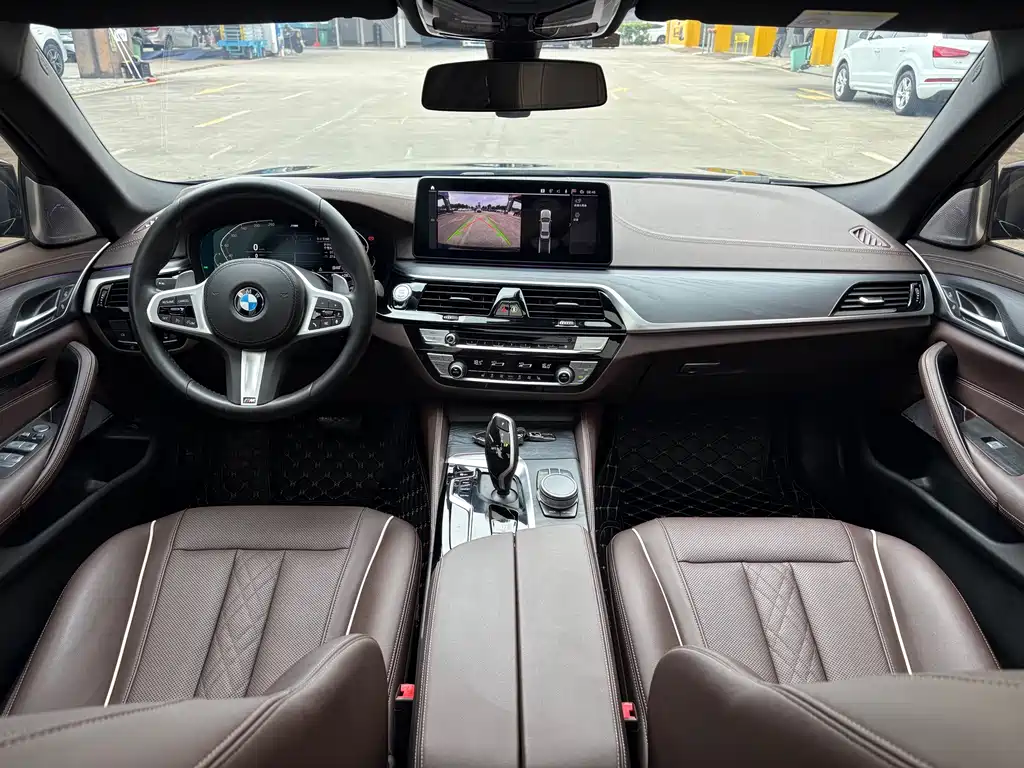BMW 5 Series — миниатюра 10