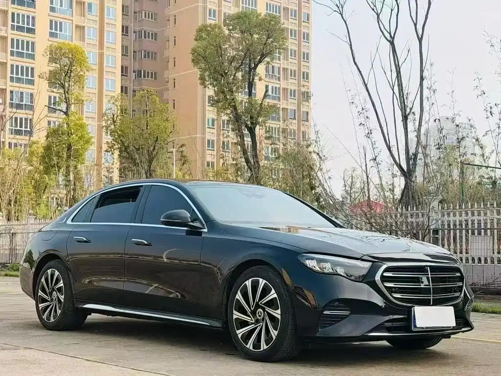 Mercedes-Benz E-Class — миниатюра 3