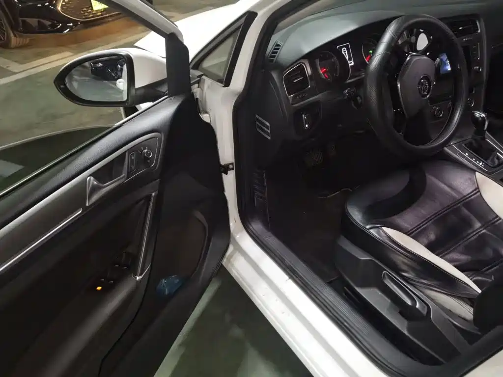 Volkswagen Golf — миниатюра 12