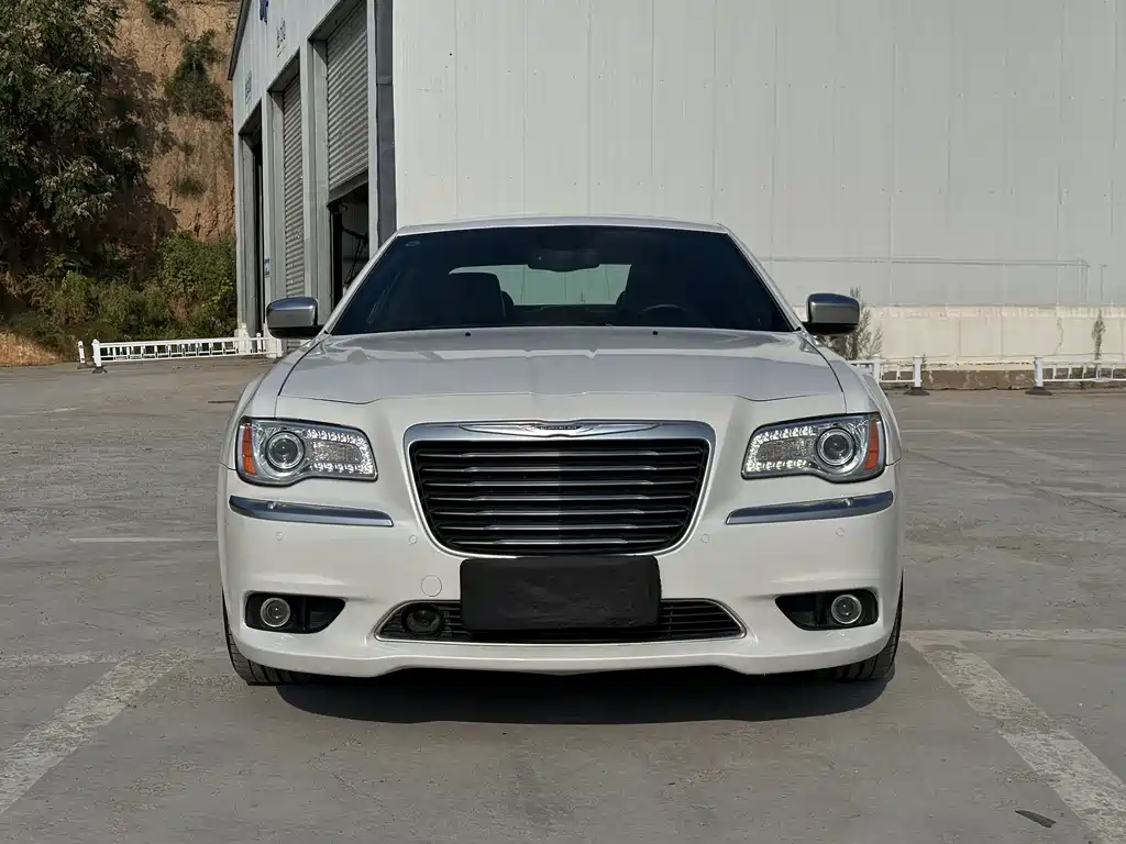 Chrysler 300C — миниатюра 2