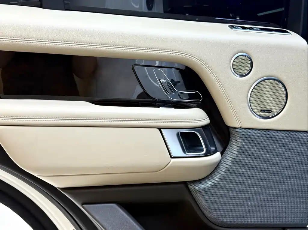 Land Rover Range Rover — миниатюра 13