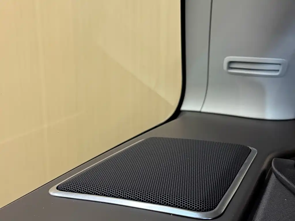 Land Rover Range Rover — миниатюра 20