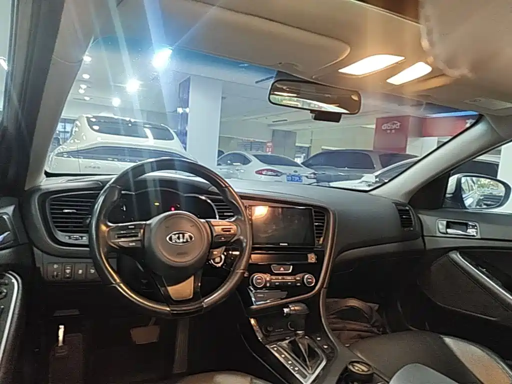 Kia K5 — миниатюра 10