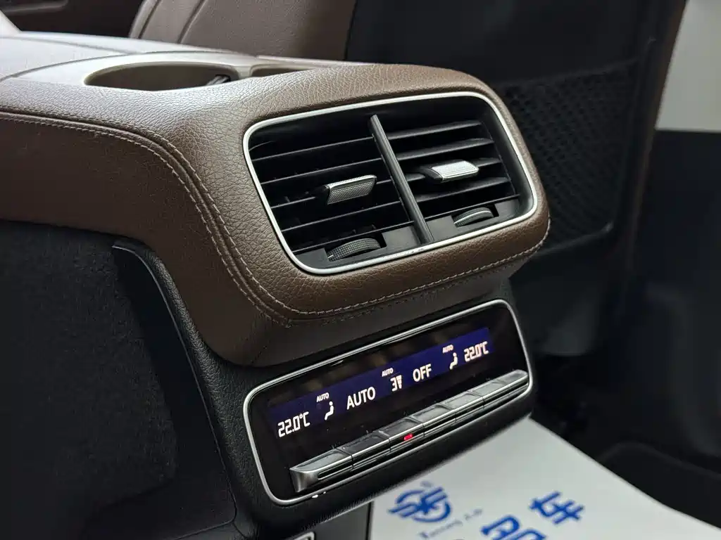 Mercedes-Benz GLE (Import) — миниатюра 9