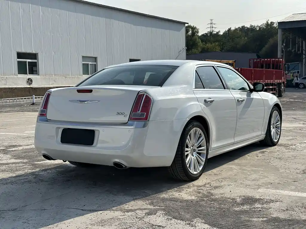 Chrysler 300C — миниатюра 9