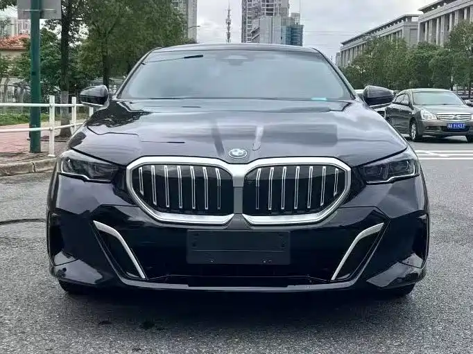 BMW 5 Series — миниатюра 2