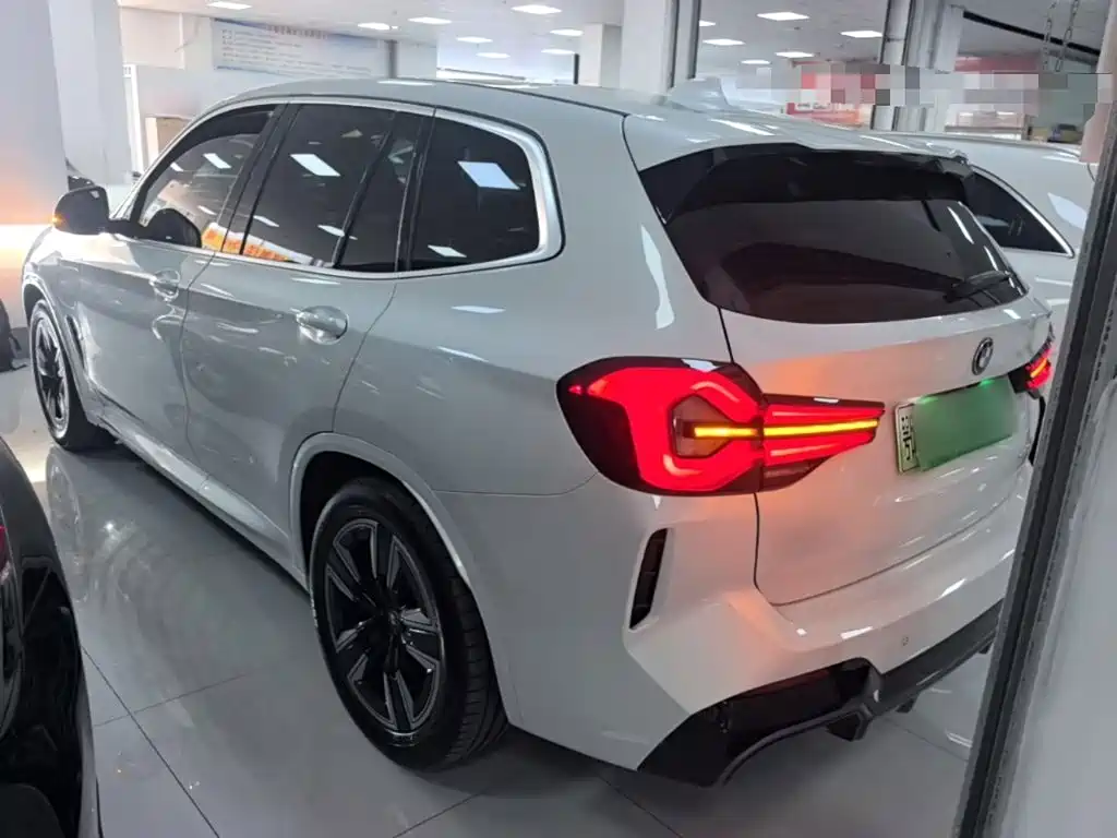 BMW iX3 — миниатюра 5