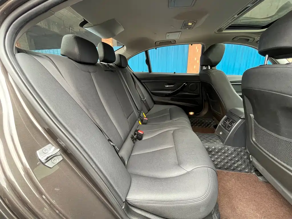 BMW 3 Series — миниатюра 14