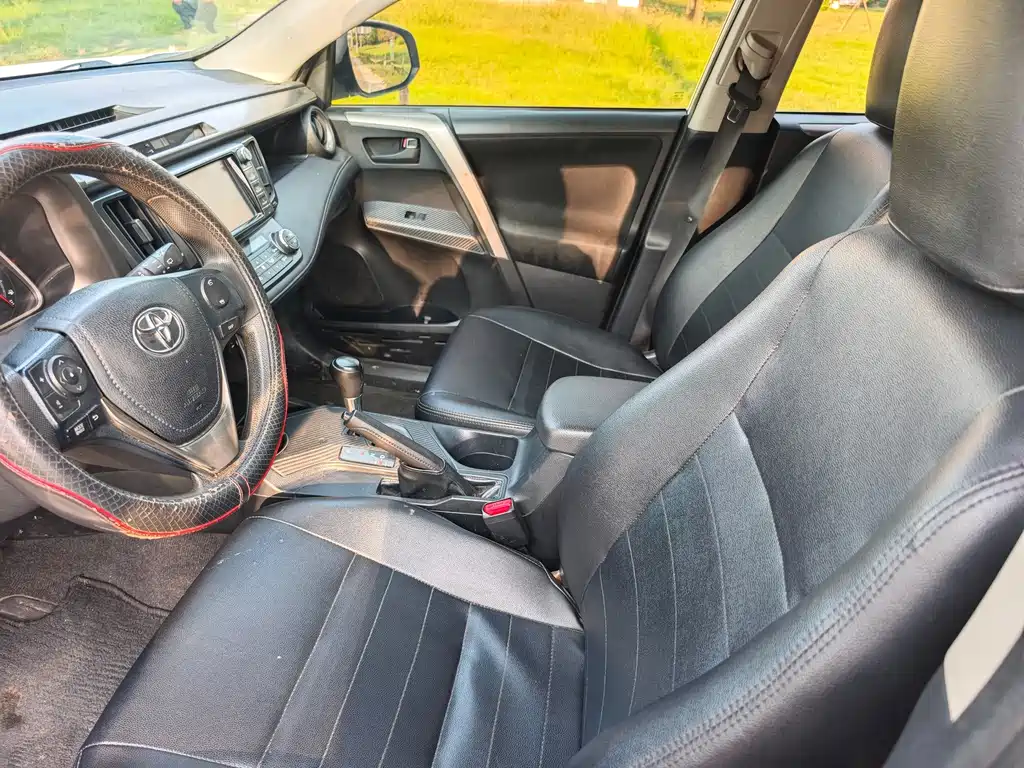 Toyota RAV4 — миниатюра 17