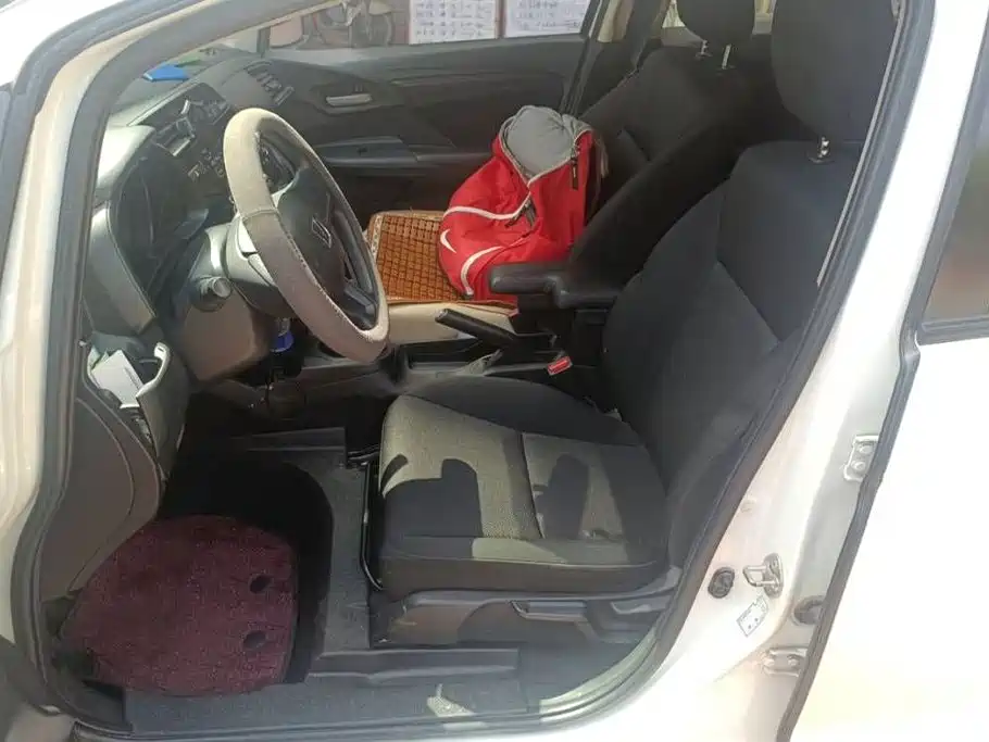Honda Fit — миниатюра 13