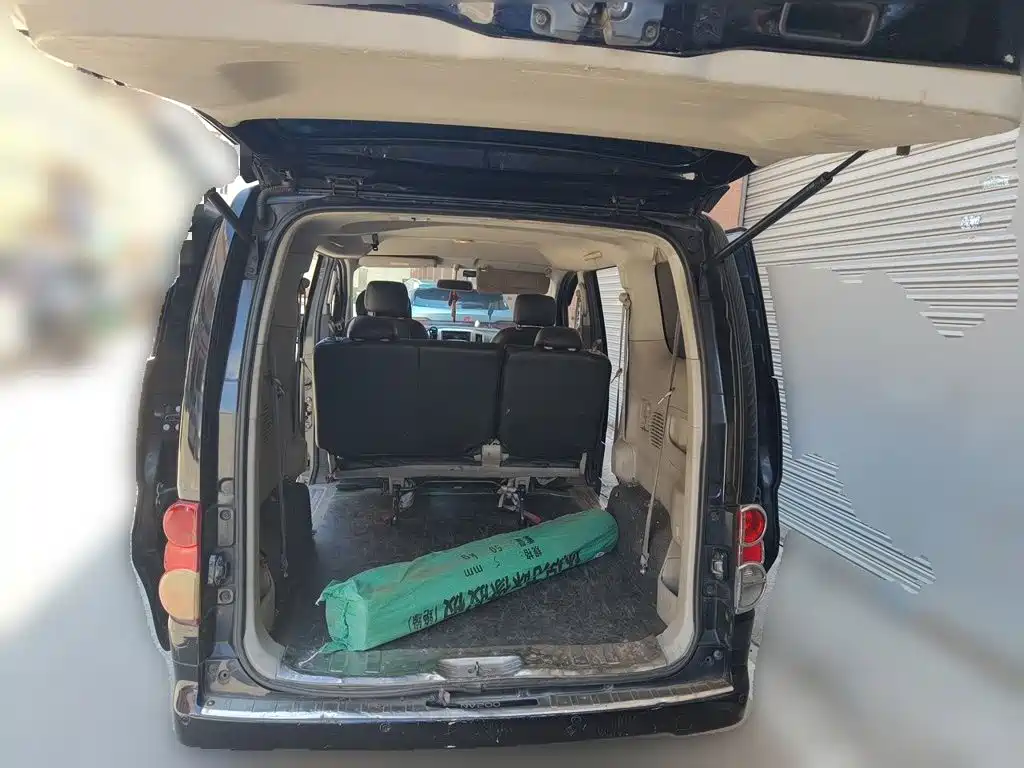 Nissan NV200 — миниатюра 10